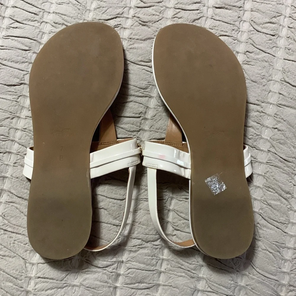 Coach Caterine Women Open Toe Patent Leather Thong Sandal Beige Size 7B - Picture 11 of 13